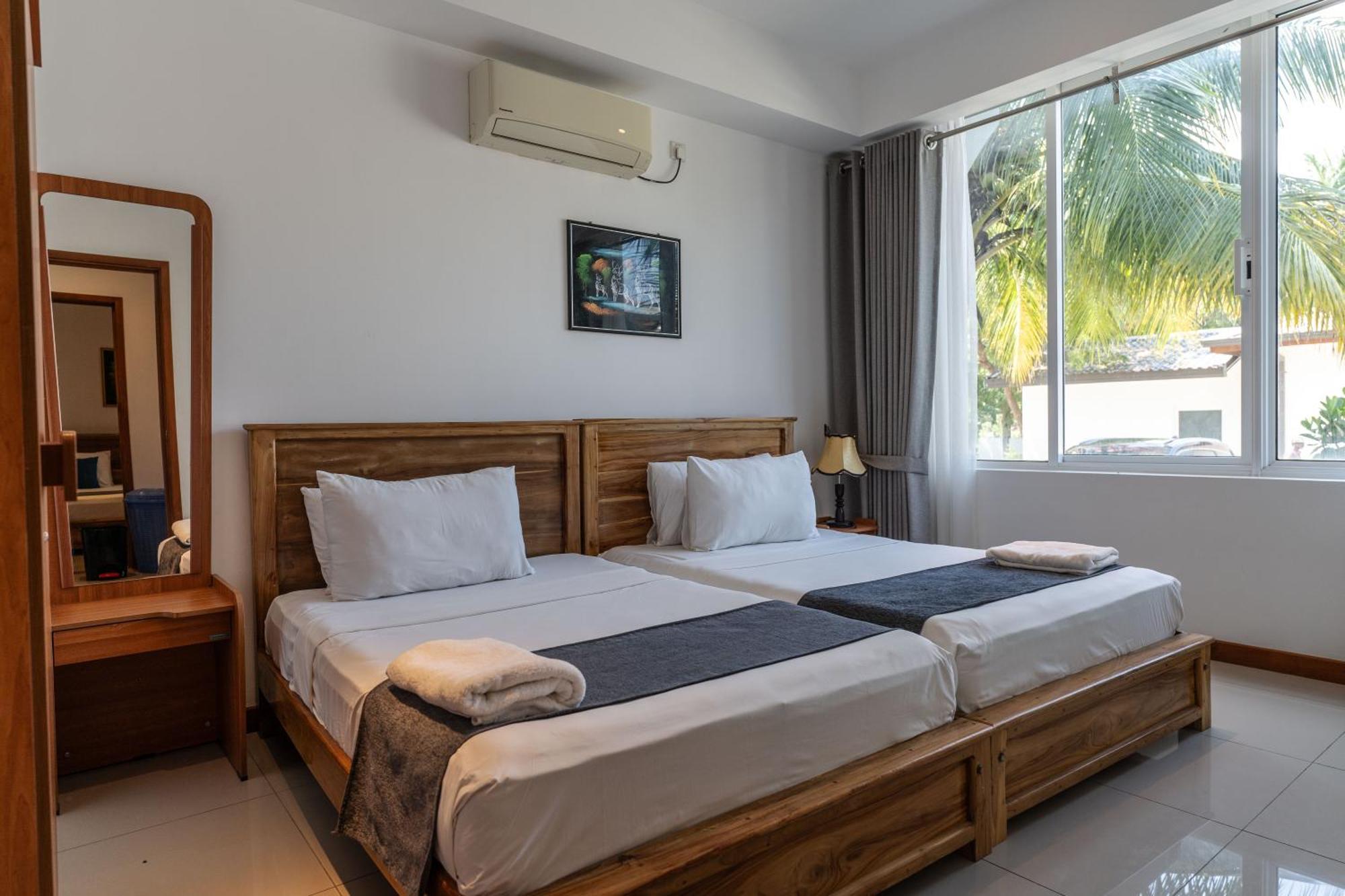Oceanfront Condominium - Nilaveli Eksteriør billede
